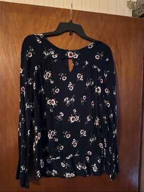 Grayson Threads Black Floral Long-Sleeve Keyhole Blouse